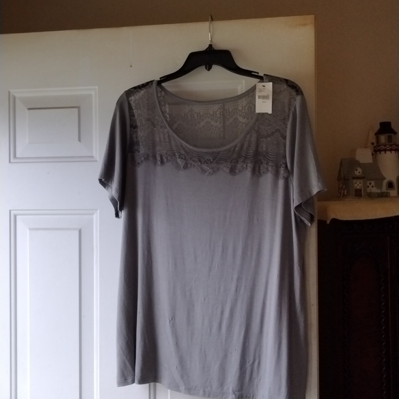 Lane Bryant's gray 14/16 top with lace trim nwt - Picture 3 of 4